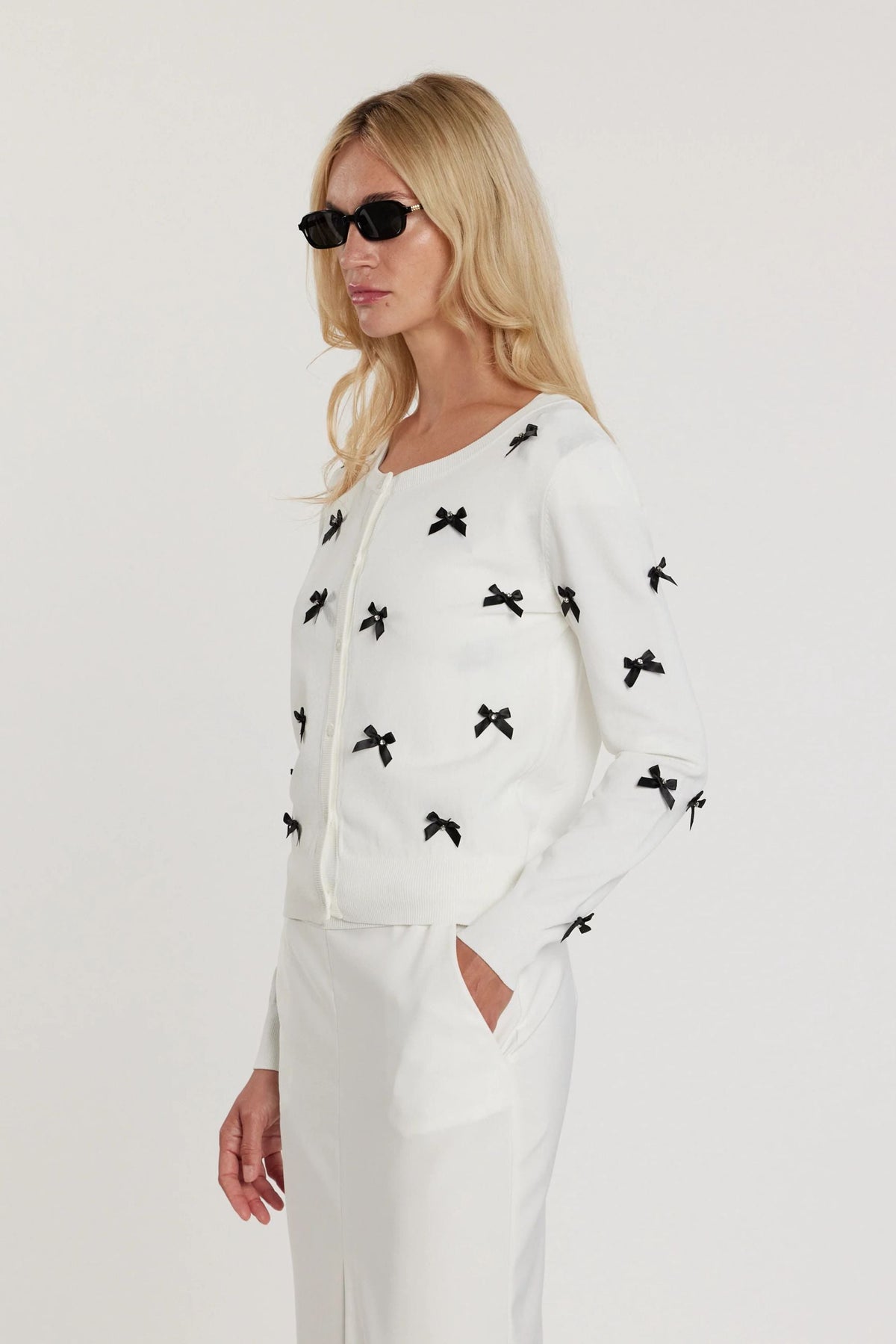 Relish Cardigan RYDER maniche lunghe girocollo con bottoncini più fiocchi più strass RDP2602067013 milk